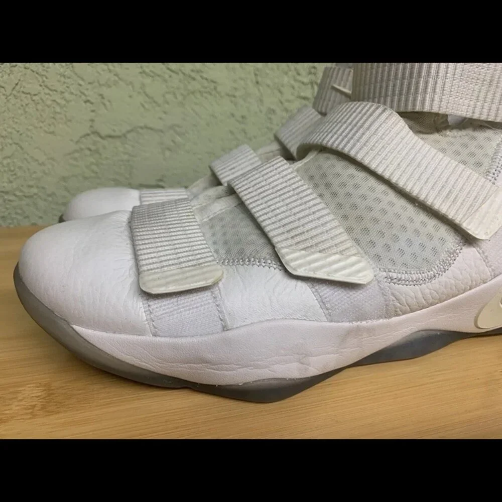 Nike LeBron Soldier 11 'Triple‎ White' 897644 103 Mens Size 11.5 New Rare